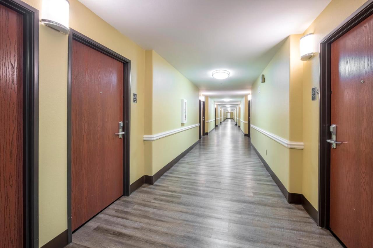 Red Roof Inn & Suites Lake Charles Zewnętrze zdjęcie