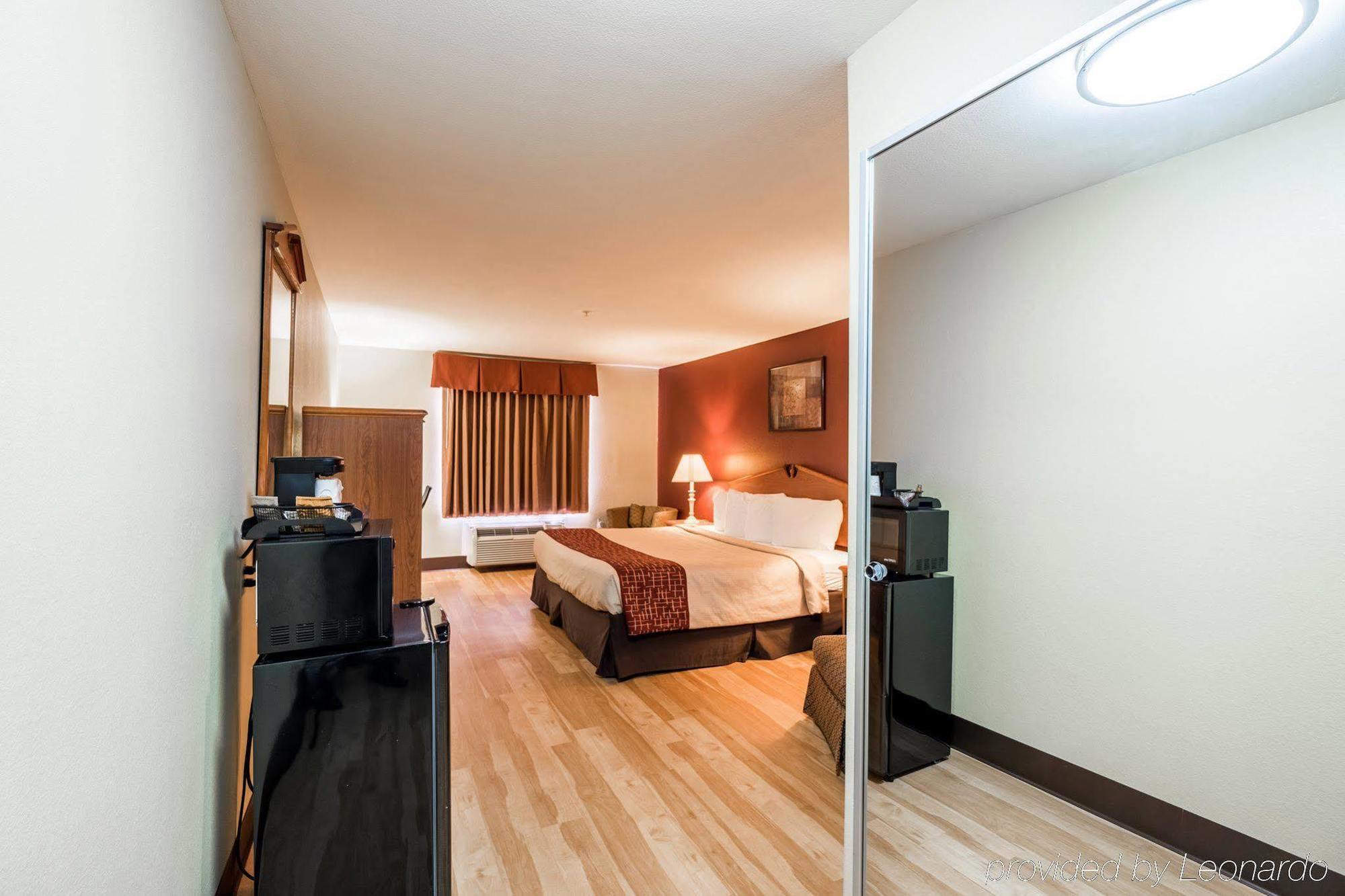 Red Roof Inn & Suites Lake Charles Zewnętrze zdjęcie