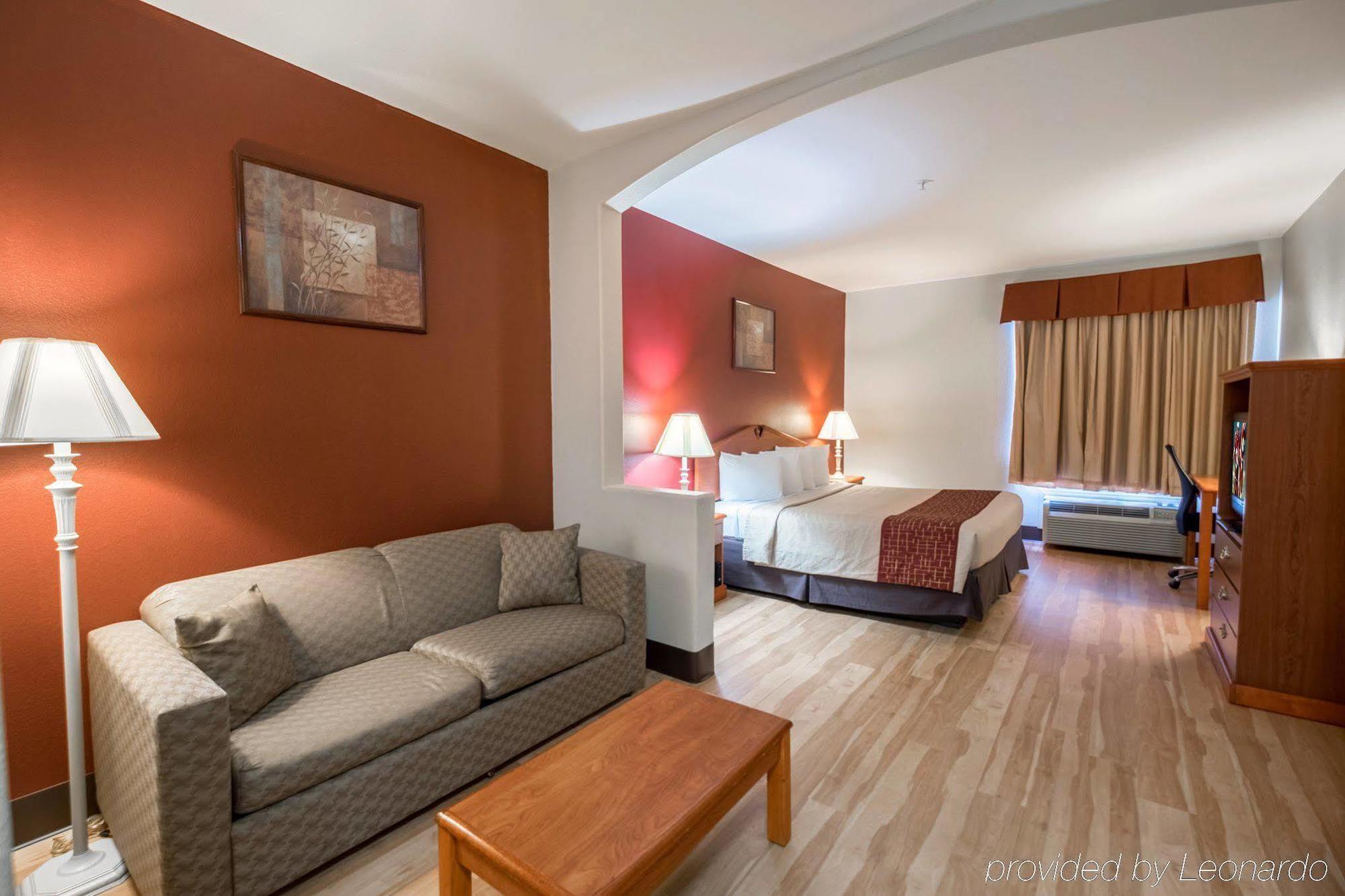 Red Roof Inn & Suites Lake Charles Zewnętrze zdjęcie